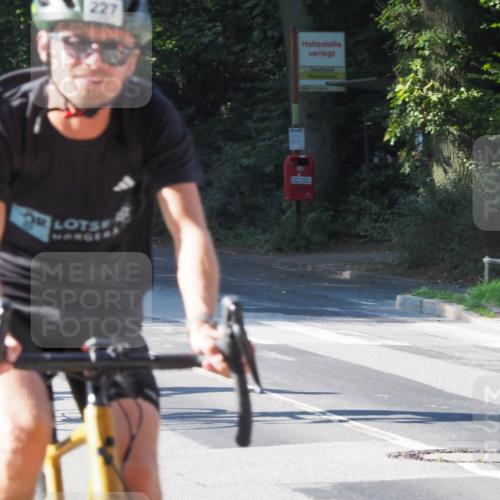 08.09.2024 - Stadtparktriathlon Zöllner http://msf.ph/oto/6990386 08.09.2024 10:20:40 Radfahren 191, 207, 226, 227, 246, 264, 283, 286, 310, 312, 338, 348 meine-sportfotos.de