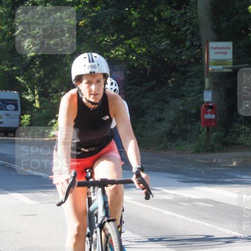08.09.2024 - Stadtparktriathlon Zöllner http://msf.ph/oto/6990754 08.09.2024 10:22:08 Radfahren 188, 215, 262, 266, 1936 meine-sportfotos.de