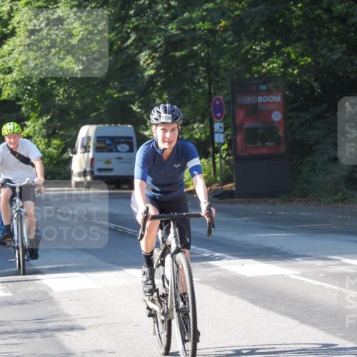 08.09.2024 - Stadtparktriathlon Zöllner http://msf.ph/oto/6990788 08.09.2024 10:22:15 Radfahren 215, 254, 262, 1936 meine-sportfotos.de