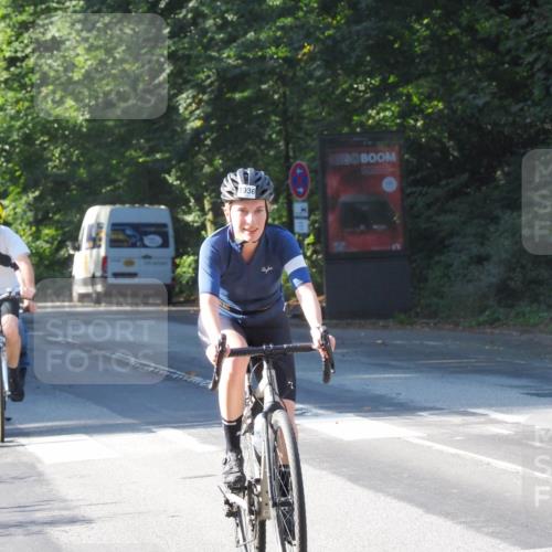 08.09.2024 - Stadtparktriathlon Zöllner http://msf.ph/oto/6990793 08.09.2024 10:22:15 Radfahren 215, 254, 262, 1936 meine-sportfotos.de