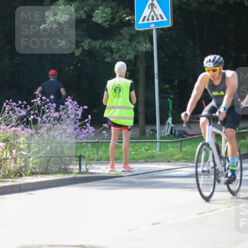 08.09.2024 - Stadtparktriathlon Zöllner http://msf.ph/oto/6990848 08.09.2024 11:27:10 Radfahren 468, 482, 485, 511, 584, 591, 632 meine-sportfotos.de