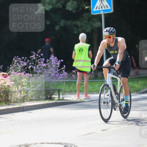 08.09.2024 - Stadtparktriathlon Zöllner http://msf.ph/oto/6990852 08.09.2024 11:27:10 Radfahren 468, 482, 485, 511, 584, 591, 632 meine-sportfotos.de