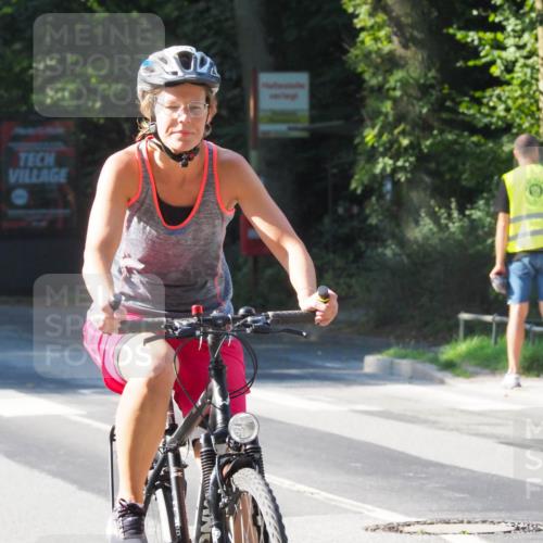 08.09.2024 - Stadtparktriathlon Zöllner http://msf.ph/oto/6990977 08.09.2024 10:22:55 Radfahren 280, 296, 298, 351 meine-sportfotos.de