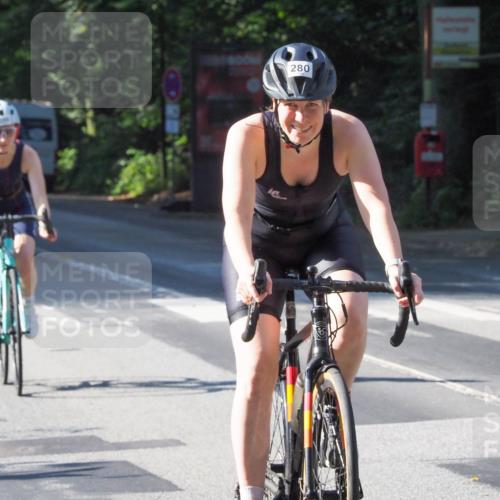 08.09.2024 - Stadtparktriathlon Zöllner http://msf.ph/oto/6990984 08.09.2024 10:23:01 Radfahren 256, 280, 296, 298, 315, 335 meine-sportfotos.de