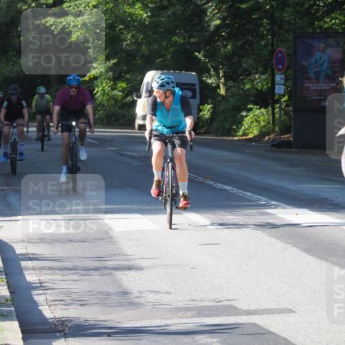 08.09.2024 - Stadtparktriathlon Zöllner http://msf.ph/oto/6990997 08.09.2024 10:23:04 Radfahren 228, 256, 263, 280, 281, 296, 298, 315, 335 meine-sportfotos.de