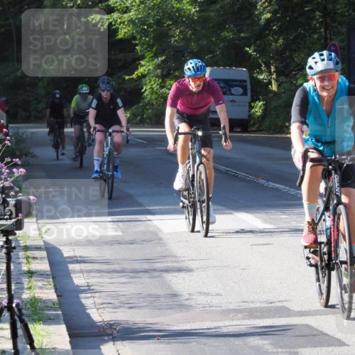 08.09.2024 - Stadtparktriathlon Zöllner http://msf.ph/oto/6991027 08.09.2024 10:23:06 Radfahren 228, 256, 263, 281, 296, 298, 315, 335 meine-sportfotos.de