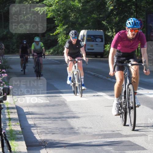 08.09.2024 - Stadtparktriathlon Zöllner http://msf.ph/oto/6991040 08.09.2024 10:23:07 Radfahren 228, 256, 263, 281, 296, 315, 335 meine-sportfotos.de