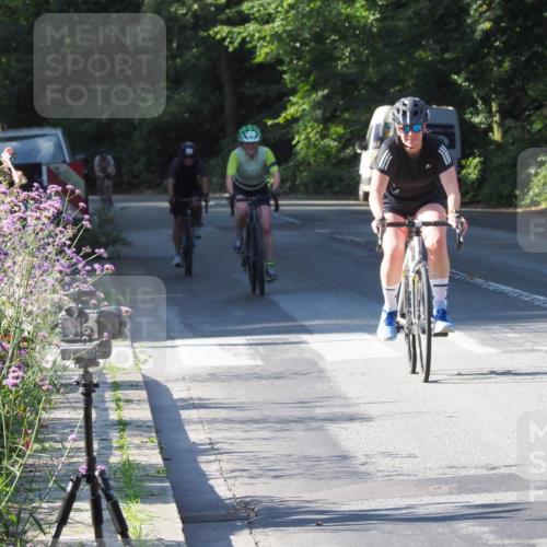 08.09.2024 - Stadtparktriathlon Zöllner http://msf.ph/oto/6991048 08.09.2024 10:23:07 Radfahren 228, 256, 263, 281, 296, 315, 335 meine-sportfotos.de