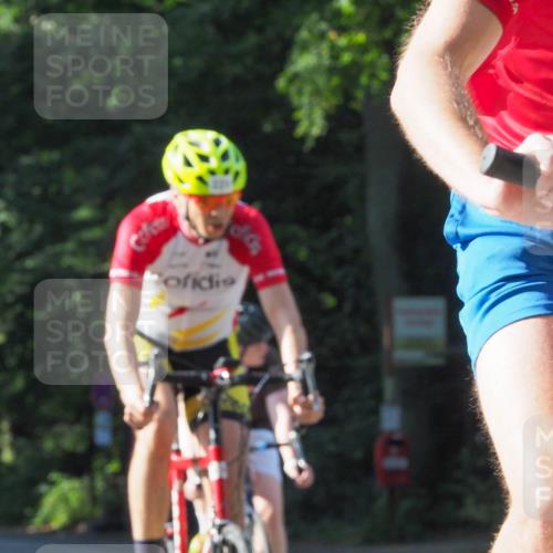 08.09.2024 - Stadtparktriathlon Zöllner http://msf.ph/oto/6991175 08.09.2024 10:23:42 Radfahren 195, 225, 237, 238, 244, 261, 353 meine-sportfotos.de