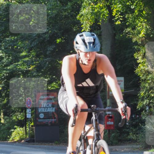 08.09.2024 - Stadtparktriathlon Zöllner http://msf.ph/oto/6991213 08.09.2024 10:23:45 Radfahren 192, 194, 195, 225, 237, 244, 261, 353 meine-sportfotos.de