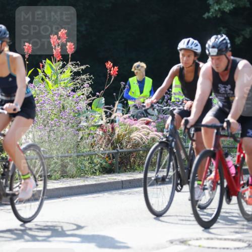 08.09.2024 - Stadtparktriathlon Zöllner http://msf.ph/oto/6991239 08.09.2024 11:30:19 Radfahren 528, 531, 576, 605, 621, 648 meine-sportfotos.de
