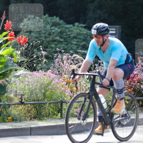 08.09.2024 - Stadtparktriathlon Zöllner http://msf.ph/oto/6991439 08.09.2024 11:32:26 Radfahren 469, 484 meine-sportfotos.de