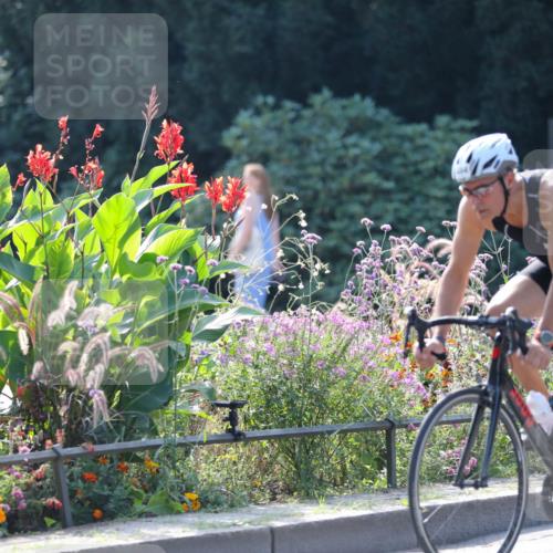 08.09.2024 - Stadtparktriathlon Zöllner http://msf.ph/oto/6991442 08.09.2024 11:32:34 Radfahren 484, 657 meine-sportfotos.de