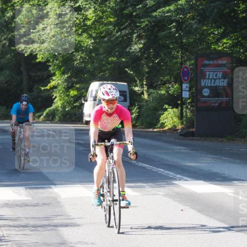 08.09.2024 - Stadtparktriathlon Zöllner http://msf.ph/oto/6991555 08.09.2024 10:27:05 Radfahren 242, 284 meine-sportfotos.de