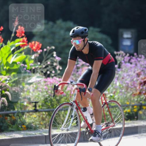 08.09.2024 - Stadtparktriathlon Zöllner http://msf.ph/oto/6991846 08.09.2024 11:37:29 Radfahren 574, 587, 704, 713 meine-sportfotos.de