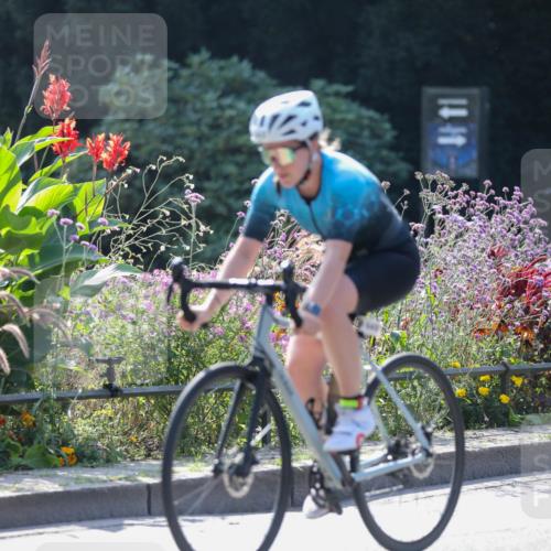 08.09.2024 - Stadtparktriathlon Zöllner http://msf.ph/oto/6991979 08.09.2024 11:38:10 Radfahren 645, 663, 694 meine-sportfotos.de