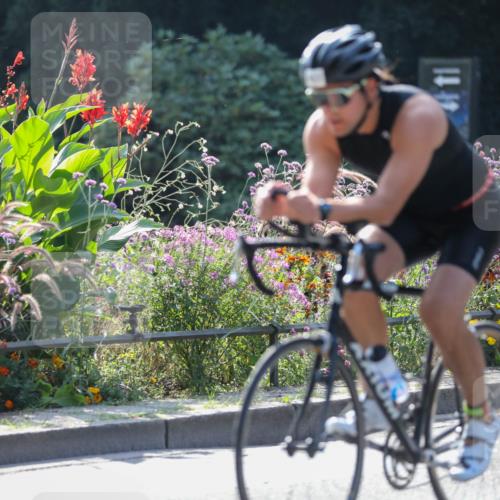 08.09.2024 - Stadtparktriathlon Zöllner http://msf.ph/oto/6991983 08.09.2024 11:38:10 Radfahren 645, 663, 694 meine-sportfotos.de
