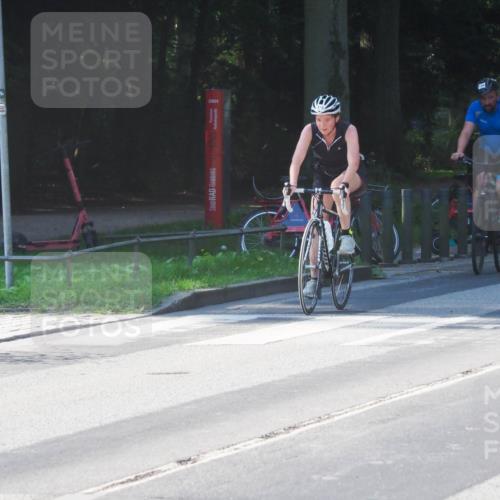 08.09.2024 - Stadtparktriathlon Zöllner http://msf.ph/oto/6991985 08.09.2024 10:28:11 Radfahren 183, 196, 285, 299, 307, 318, 349 meine-sportfotos.de