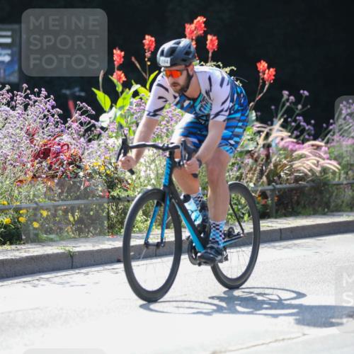 08.09.2024 - Stadtparktriathlon Zöllner http://msf.ph/oto/6991994 08.09.2024 11:38:12 Radfahren 645, 663, 694 meine-sportfotos.de