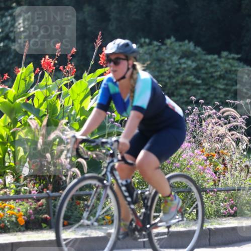 08.09.2024 - Stadtparktriathlon Zöllner http://msf.ph/oto/6992062 08.09.2024 11:39:02 Radfahren 605, 621, 636, 648, 668, 676, 706, 715 meine-sportfotos.de