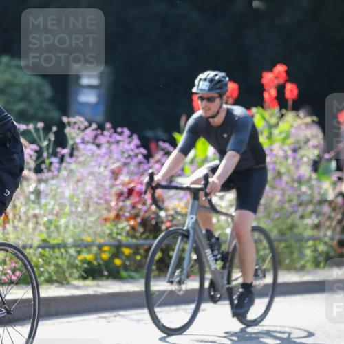 08.09.2024 - Stadtparktriathlon Zöllner http://msf.ph/oto/6992144 08.09.2024 11:40:06 Radfahren 571, 573, 593, 598, 642, 657, 671, 683, 688, 691, 692, 693, 697, 714 meine-sportfotos.de