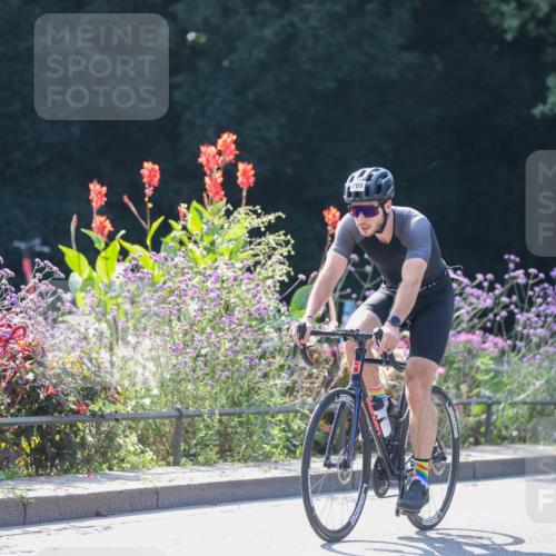 08.09.2024 - Stadtparktriathlon Zöllner http://msf.ph/oto/6992195 08.09.2024 11:40:20 Radfahren 573, 576, 684, 697, 708, 719, 731 meine-sportfotos.de