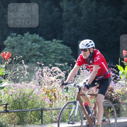 08.09.2024 - Stadtparktriathlon Zöllner http://msf.ph/oto/6992279 08.09.2024 11:43:36 Radfahren 586, 589, 735 meine-sportfotos.de