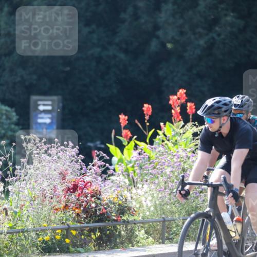 08.09.2024 - Stadtparktriathlon Zöllner http://msf.ph/oto/6992292 08.09.2024 11:43:52 Radfahren 644, 681, 689, 701, 702, 736 meine-sportfotos.de