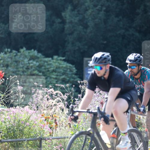 08.09.2024 - Stadtparktriathlon Zöllner http://msf.ph/oto/6992298 08.09.2024 11:43:52 Radfahren 644, 681, 689, 701, 702, 736 meine-sportfotos.de