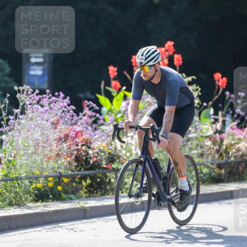 08.09.2024 - Stadtparktriathlon Zöllner http://msf.ph/oto/6992352 08.09.2024 11:44:46 Radfahren 680, 695 meine-sportfotos.de