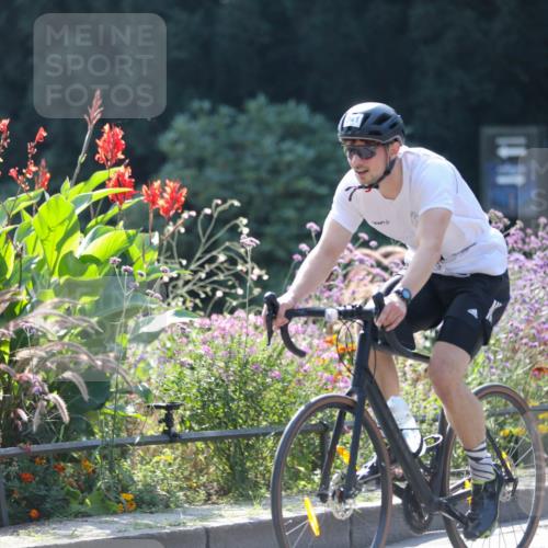 08.09.2024 - Stadtparktriathlon Zöllner http://msf.ph/oto/6992356 08.09.2024 11:45:02 Radfahren 570, 574, 620, 658, 679, 694, 741 meine-sportfotos.de