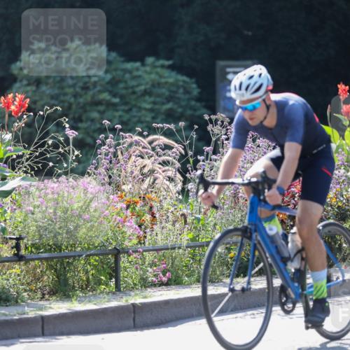 08.09.2024 - Stadtparktriathlon Zöllner http://msf.ph/oto/6992417 08.09.2024 11:45:50 Radfahren 563, 667, 676, 710 meine-sportfotos.de