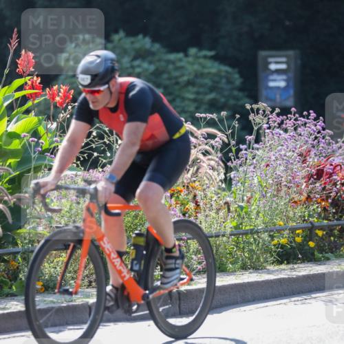 08.09.2024 - Stadtparktriathlon Zöllner http://msf.ph/oto/6992425 08.09.2024 11:45:51 Radfahren 563, 667, 676, 710 meine-sportfotos.de