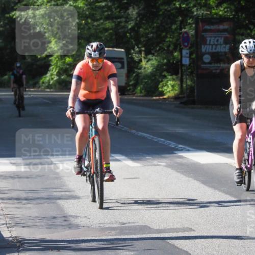 08.09.2024 - Stadtparktriathlon Zöllner http://msf.ph/oto/6992749 08.09.2024 10:34:57 Radfahren 284, 311, 321, 322, 347 meine-sportfotos.de