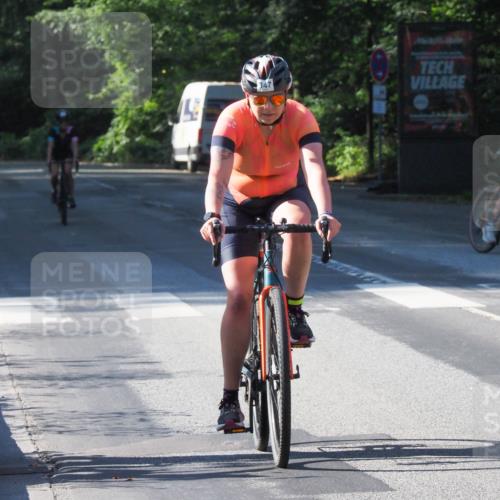 08.09.2024 - Stadtparktriathlon Zöllner http://msf.ph/oto/6992769 08.09.2024 10:34:58 Radfahren 284, 311, 321, 322, 347 meine-sportfotos.de