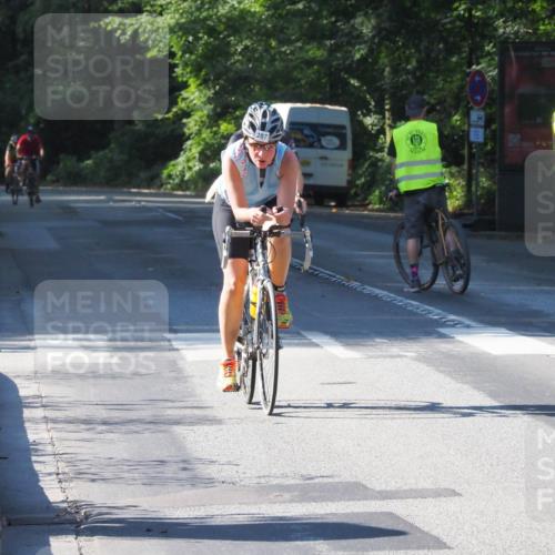 08.09.2024 - Stadtparktriathlon Zöllner http://msf.ph/oto/6992847 08.09.2024 10:35:20 Radfahren 287, 323, 332, 340, 386 meine-sportfotos.de
