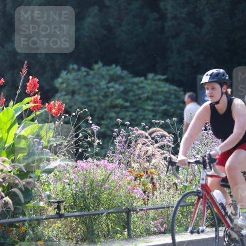 08.09.2024 - Stadtparktriathlon Zöllner http://msf.ph/oto/6992959 08.09.2024 11:50:45 Radfahren 500, 582, 600, 632 meine-sportfotos.de