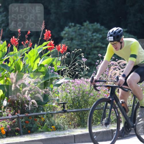 08.09.2024 - Stadtparktriathlon Zöllner http://msf.ph/oto/6993013 08.09.2024 11:51:25 Radfahren 581, 586, 589, 686, 689, 701, 702 meine-sportfotos.de