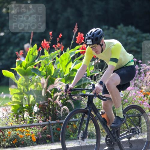 08.09.2024 - Stadtparktriathlon Zöllner http://msf.ph/oto/6993017 08.09.2024 11:51:25 Radfahren 581, 586, 589, 686, 689, 701, 702 meine-sportfotos.de