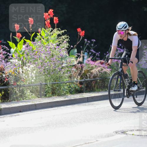 08.09.2024 - Stadtparktriathlon Zöllner http://msf.ph/oto/6993096 08.09.2024 11:51:46 Radfahren 609, 614, 680, 695, 705, 735, 736, 744 meine-sportfotos.de