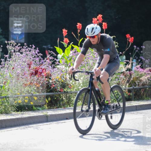08.09.2024 - Stadtparktriathlon Zöllner http://msf.ph/oto/6993140 08.09.2024 11:51:59 Radfahren 625, 681, 687, 694, 735, 741, 747 meine-sportfotos.de