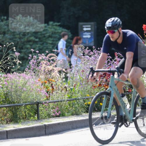 08.09.2024 - Stadtparktriathlon Zöllner http://msf.ph/oto/6993185 08.09.2024 11:52:17 Radfahren 644, 663, 679 meine-sportfotos.de