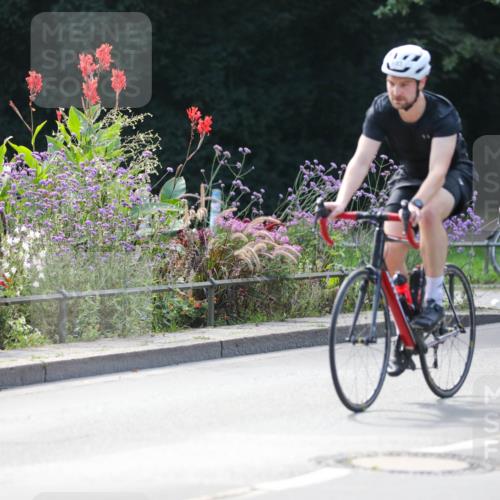 08.09.2024 - Stadtparktriathlon Zöllner http://msf.ph/oto/6993510 08.09.2024 11:55:13 Radfahren 572, 588, 590, 596, 626, 658, 683 meine-sportfotos.de