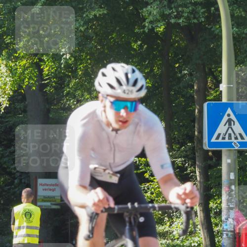 08.09.2024 - Stadtparktriathlon Zöllner http://msf.ph/oto/6993517 08.09.2024 10:39:07 Radfahren 233, 343, 371, 380, 384, 426, 447, 450 meine-sportfotos.de