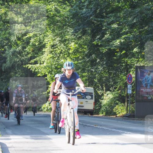 08.09.2024 - Stadtparktriathlon Zöllner http://msf.ph/oto/6993563 08.09.2024 10:39:20 Radfahren 233, 252, 266, 268, 275, 288, 343, 358, 381, 413, 424 meine-sportfotos.de