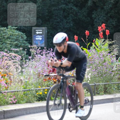 08.09.2024 - Stadtparktriathlon Zöllner http://msf.ph/oto/6993609 08.09.2024 11:55:53 Radfahren 672, 692, 711, 738, 740, 773, 784, 791, 800 meine-sportfotos.de