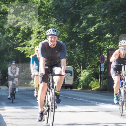 08.09.2024 - Stadtparktriathlon Zöllner http://msf.ph/oto/6993610 08.09.2024 10:39:29 Radfahren 268, 275, 288, 296, 298, 324, 338, 358, 367, 381, 405, 413, 424 meine-sportfotos.de