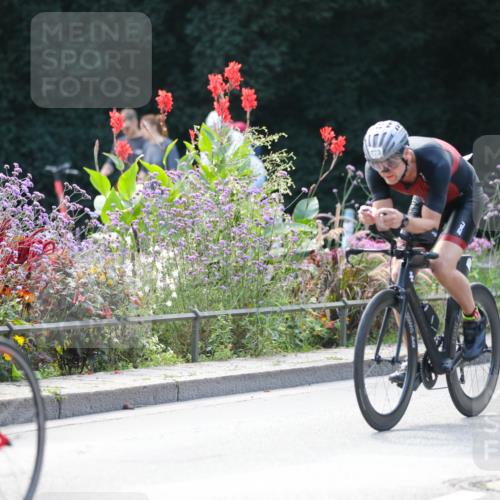 08.09.2024 - Stadtparktriathlon Zöllner http://msf.ph/oto/6993668 08.09.2024 11:56:00 Radfahren 693, 711, 740, 773, 784, 800 meine-sportfotos.de