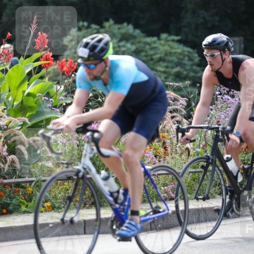 08.09.2024 - Stadtparktriathlon Zöllner http://msf.ph/oto/6993728 08.09.2024 11:56:47 Radfahren 621, 722, 774, 793, 803, 834, 838 meine-sportfotos.de