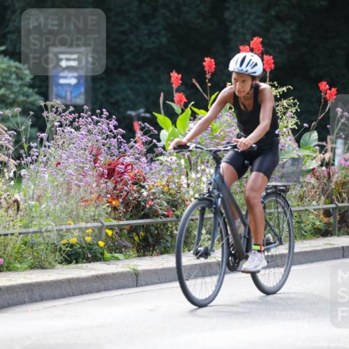 08.09.2024 - Stadtparktriathlon Zöllner http://msf.ph/oto/6993796 08.09.2024 11:57:23 Radfahren 606, 627, 648, 700, 742, 818, 833 meine-sportfotos.de